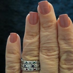Set of stack rings, size 7.